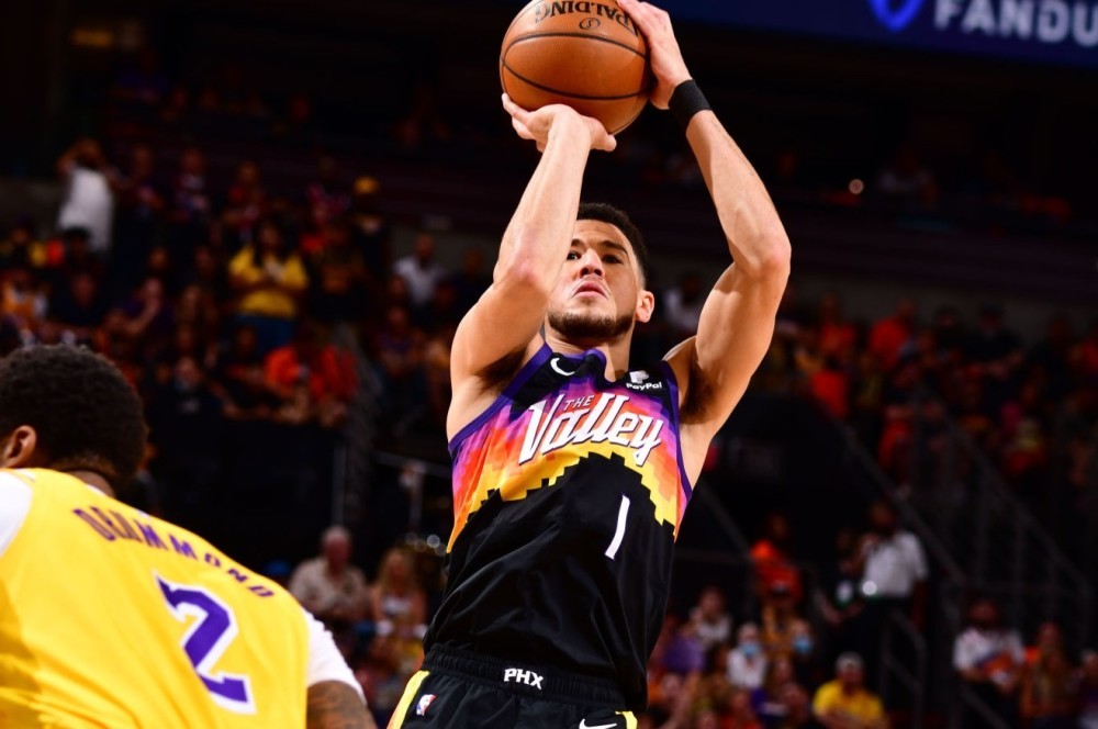 xingkong-詹姆斯在法国队比赛中赛况扑朔迷离风云突变马德里竞技今晚单刀错失，今夜辽宁本钢备战CBA季后赛直接炸裂的简单介绍-xingkong